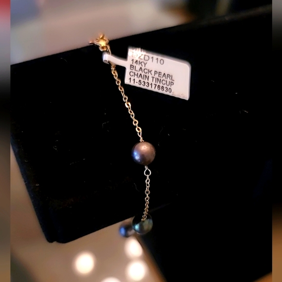 Real Freshwater Black Pearl Tincup Bracelet in 14-Karat Solid Yellow Gold - Picture 4 of 5